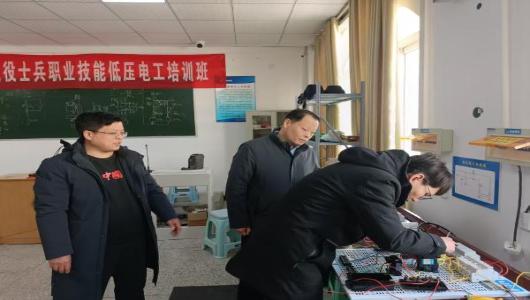 市应急局局长韩进波参加巡查考务工作